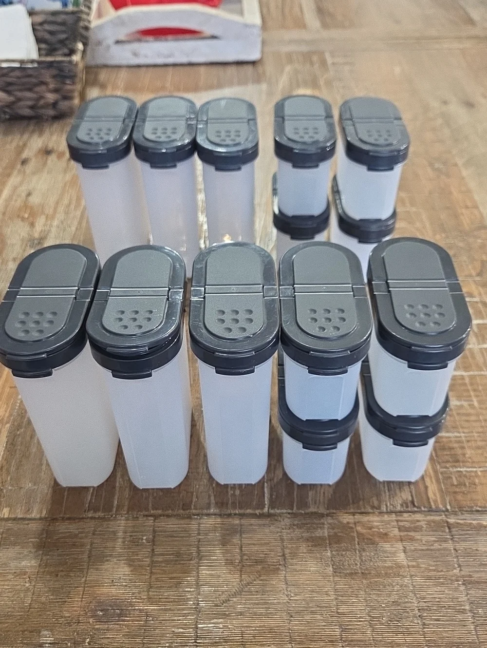 Tupperware Modular Mate Spice Shaker Set Stackable Home Storage & Organization